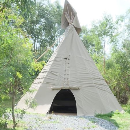 Gumtree Tipis 호텔 Bickington 외부 사진